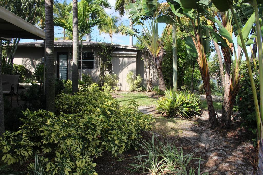 The Cabanas Guesthouse & Spa - Gay Resort Catering To Gay Men Oakland Park Εξωτερικό φωτογραφία