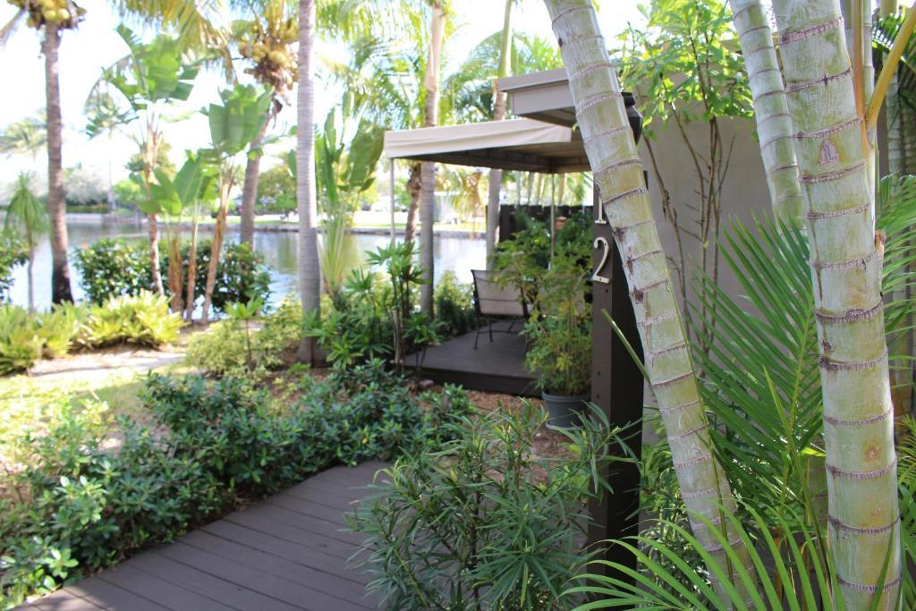 The Cabanas Guesthouse & Spa - Gay Resort Catering To Gay Men Oakland Park Εξωτερικό φωτογραφία