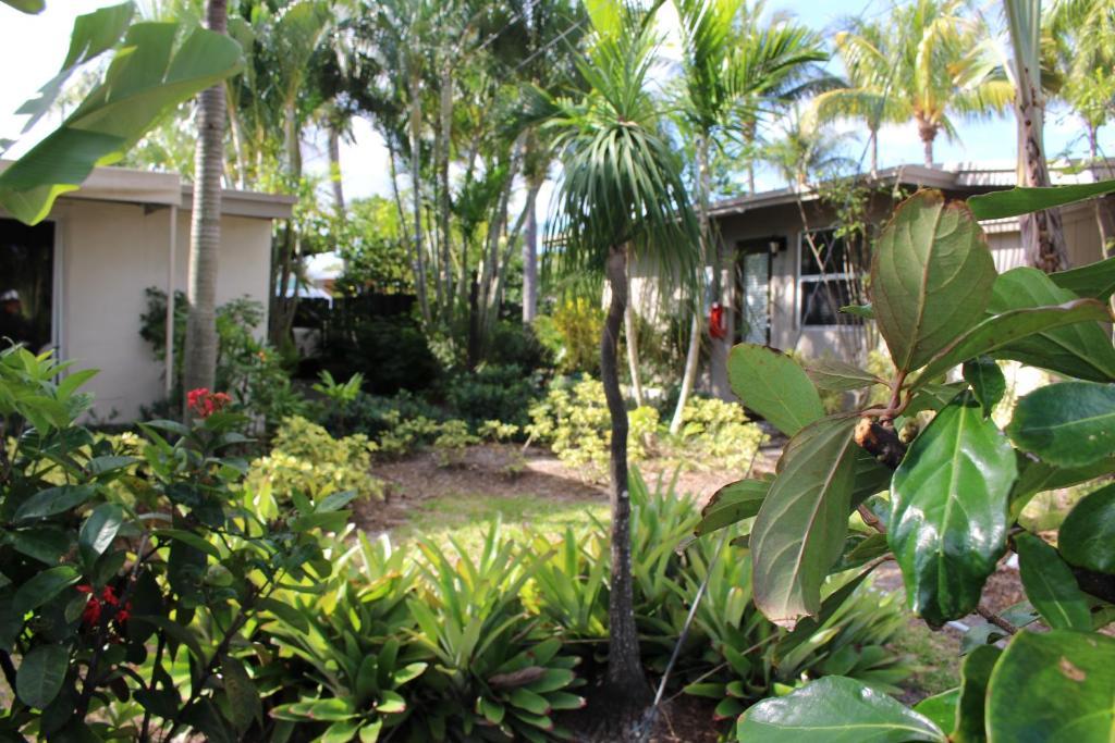 The Cabanas Guesthouse & Spa - Gay Resort Catering To Gay Men Oakland Park Εξωτερικό φωτογραφία